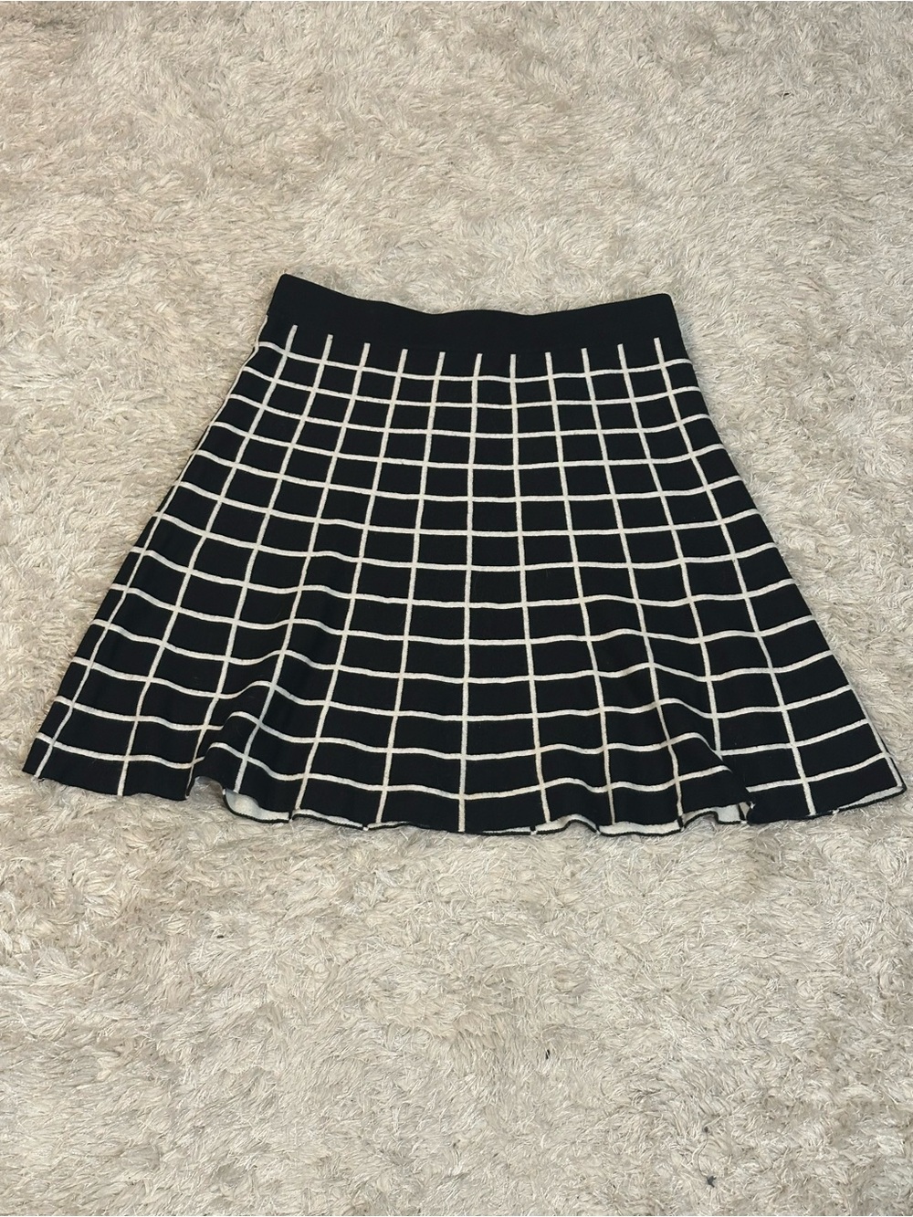 Ann Taylor Black and White Pattern Skater A-Line Skirt - Small Mark - Petite